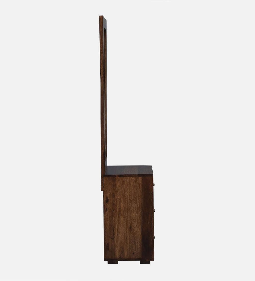 Orvessa Dresser