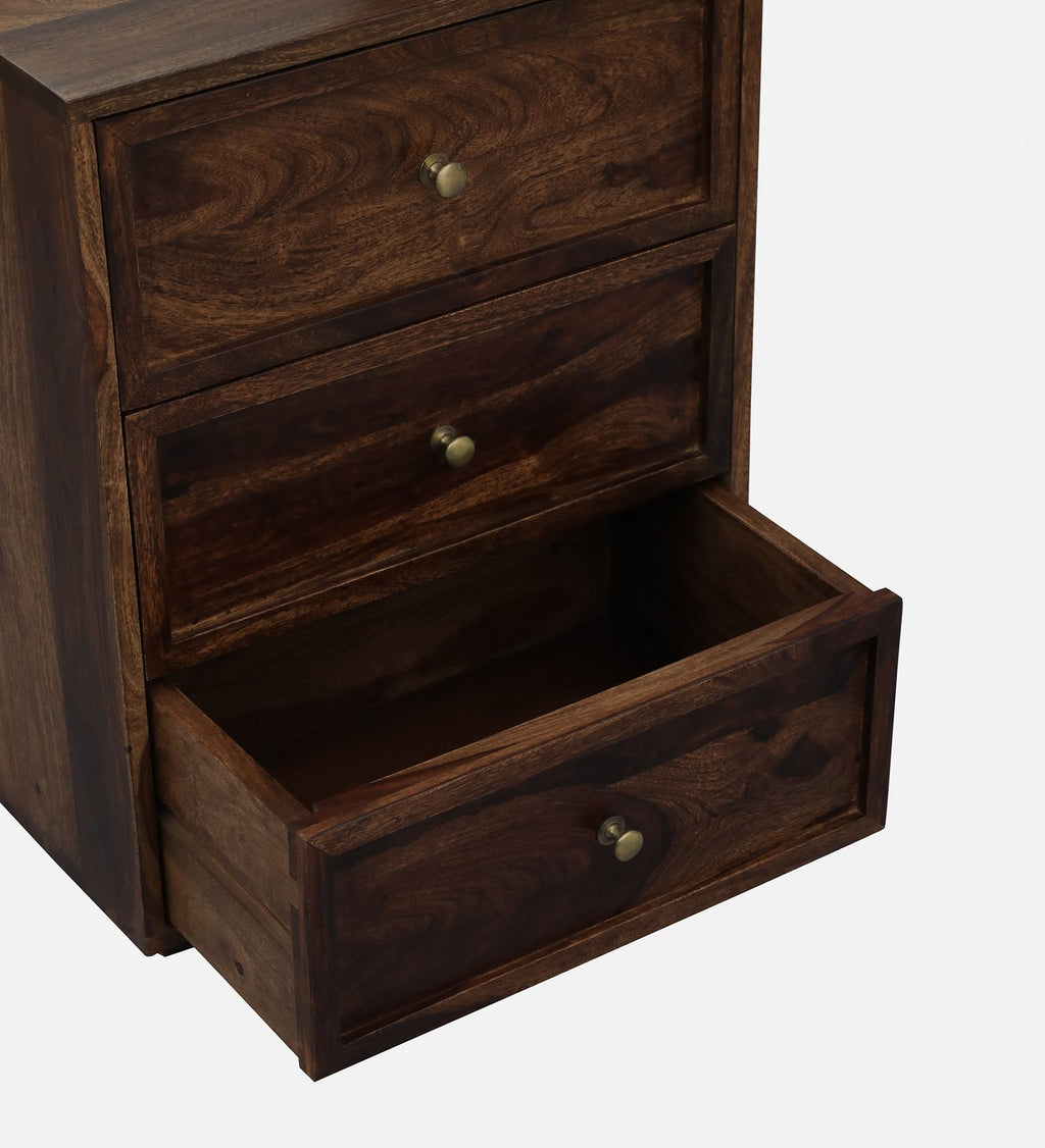 Orvessa Dresser
